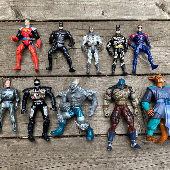 Lot Of 10 Vintage 1990s Batman Action Figures Kenner & Robocop, Power Rangers - Picture 2 of 10
